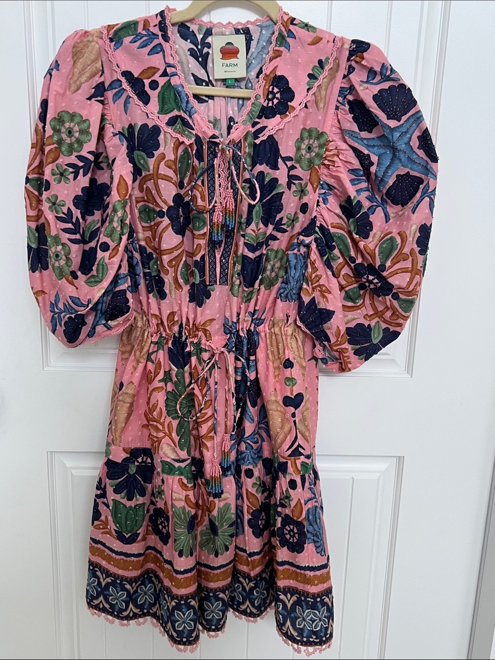 FARM Rio Pink Seashell & Floral Print Mini Dress Size Large - Picture 2 of 10